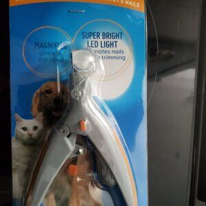 DOG/CAT LIGHTED NAIL CLIPPERS